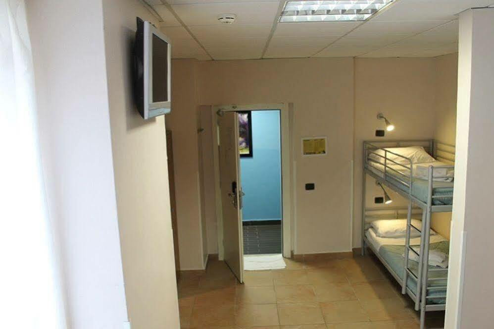Plus Florence Hostel Екстериор снимка